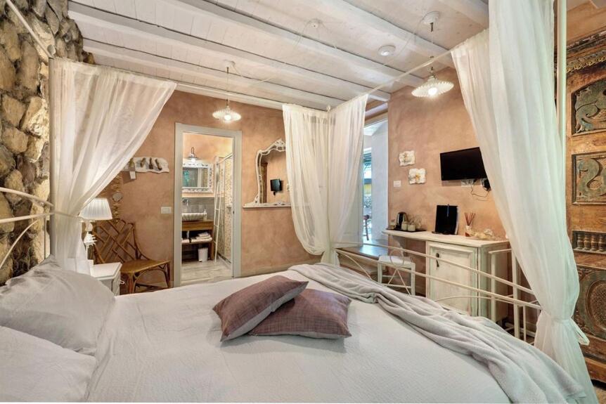 La Rocca Maison De Charme 모네글리아 외부 사진